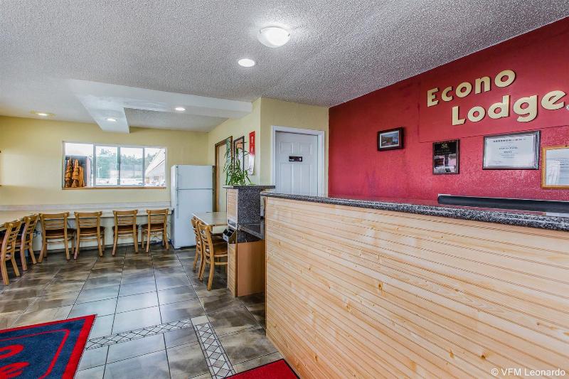 Econo Lodge image