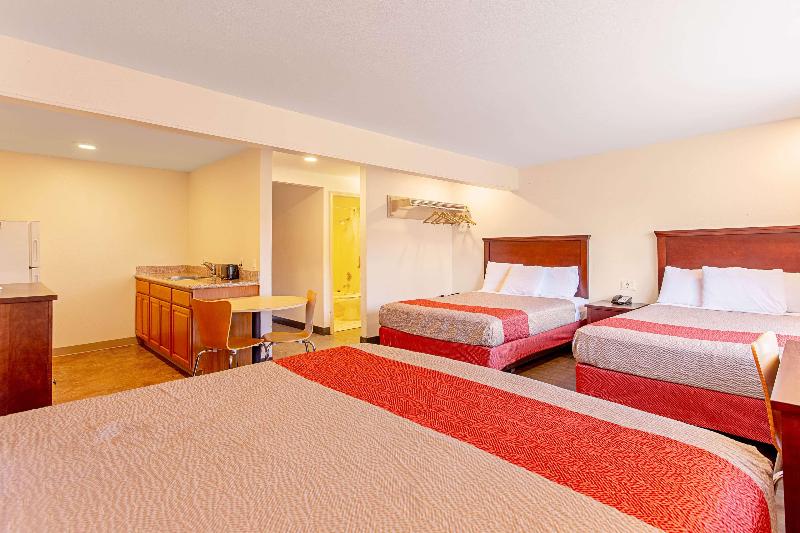 DOUBLE TWO QUEEN BEDS NON SMOKING