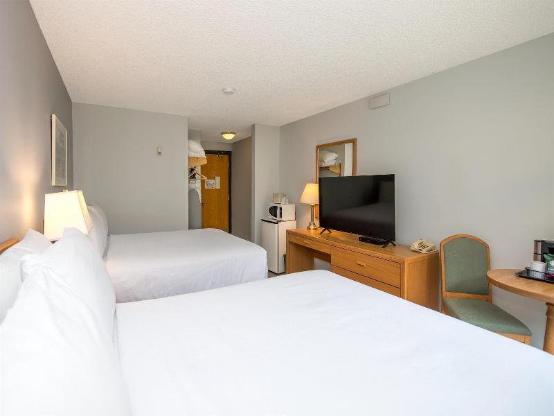 Coast Hinton Hotel image