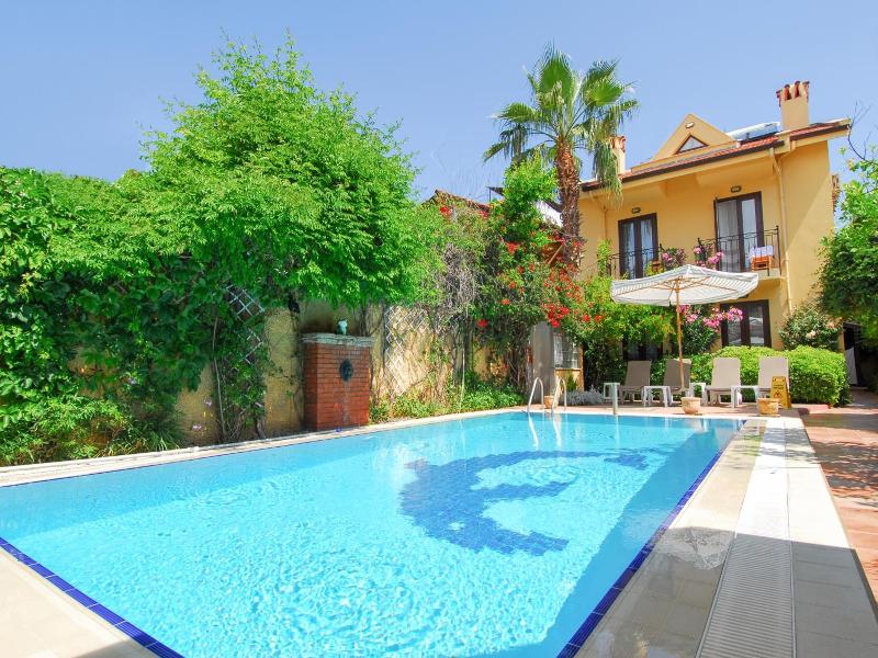 Villa Danlin Hotel — exterior view