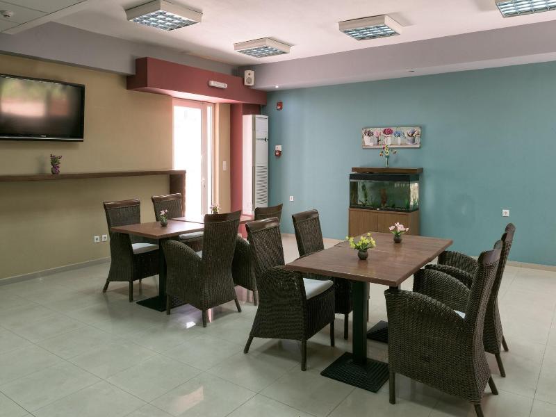 Aloe Apartments & Studios image