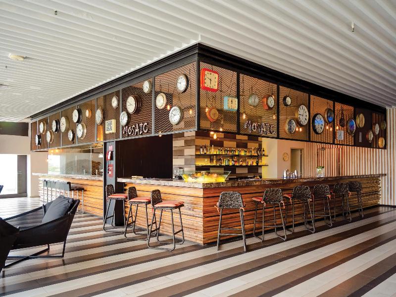 DoubleTree by Hilton Sukhumvit Bangkok image