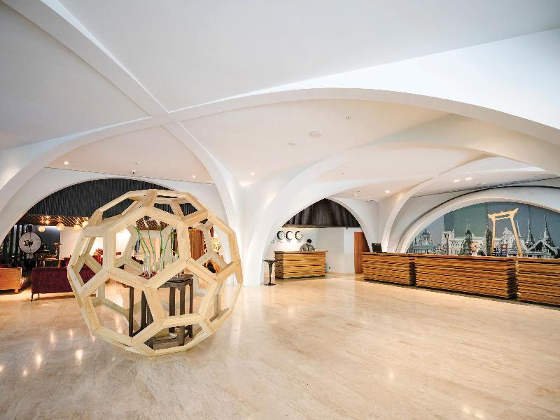 DoubleTree by Hilton Sukhumvit Bangkok image