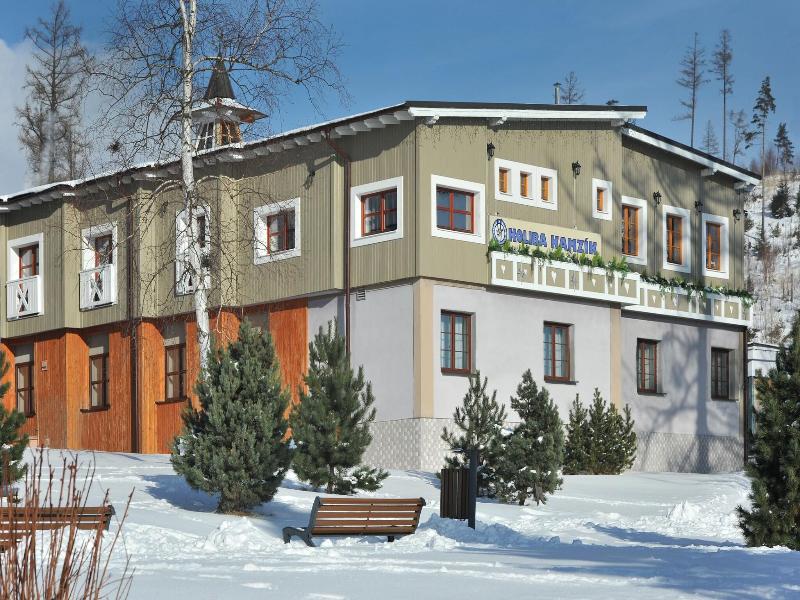 Aplend Apartments Kamzik image