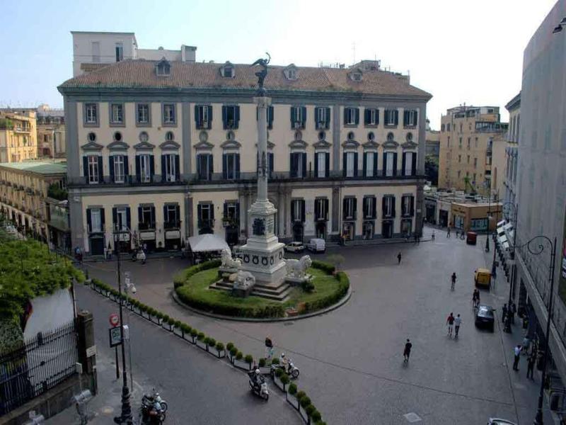 Napoliday image