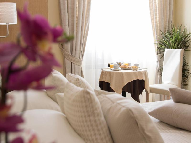 Hotel Esposizione image
