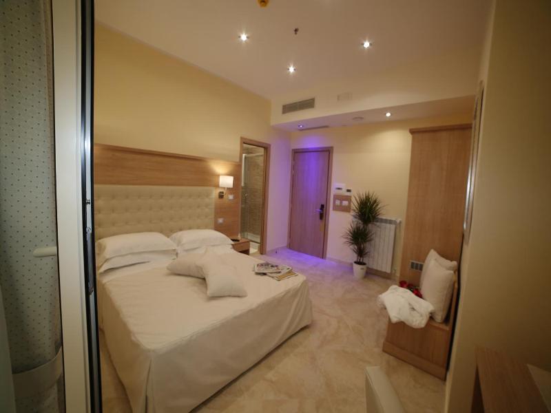 Hotel Esposizione image