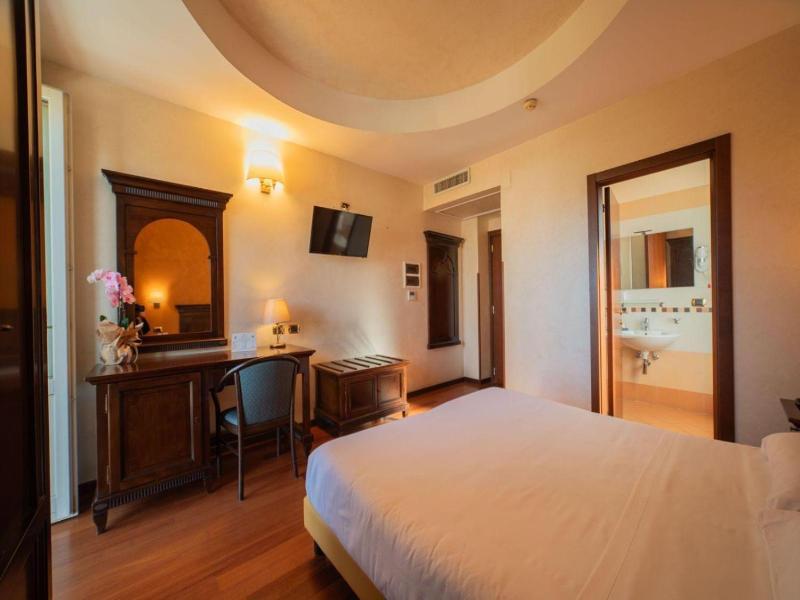 Hotel Teocrito image
