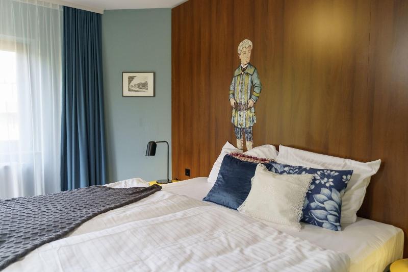 Tante Alma's Bonner Hotel image