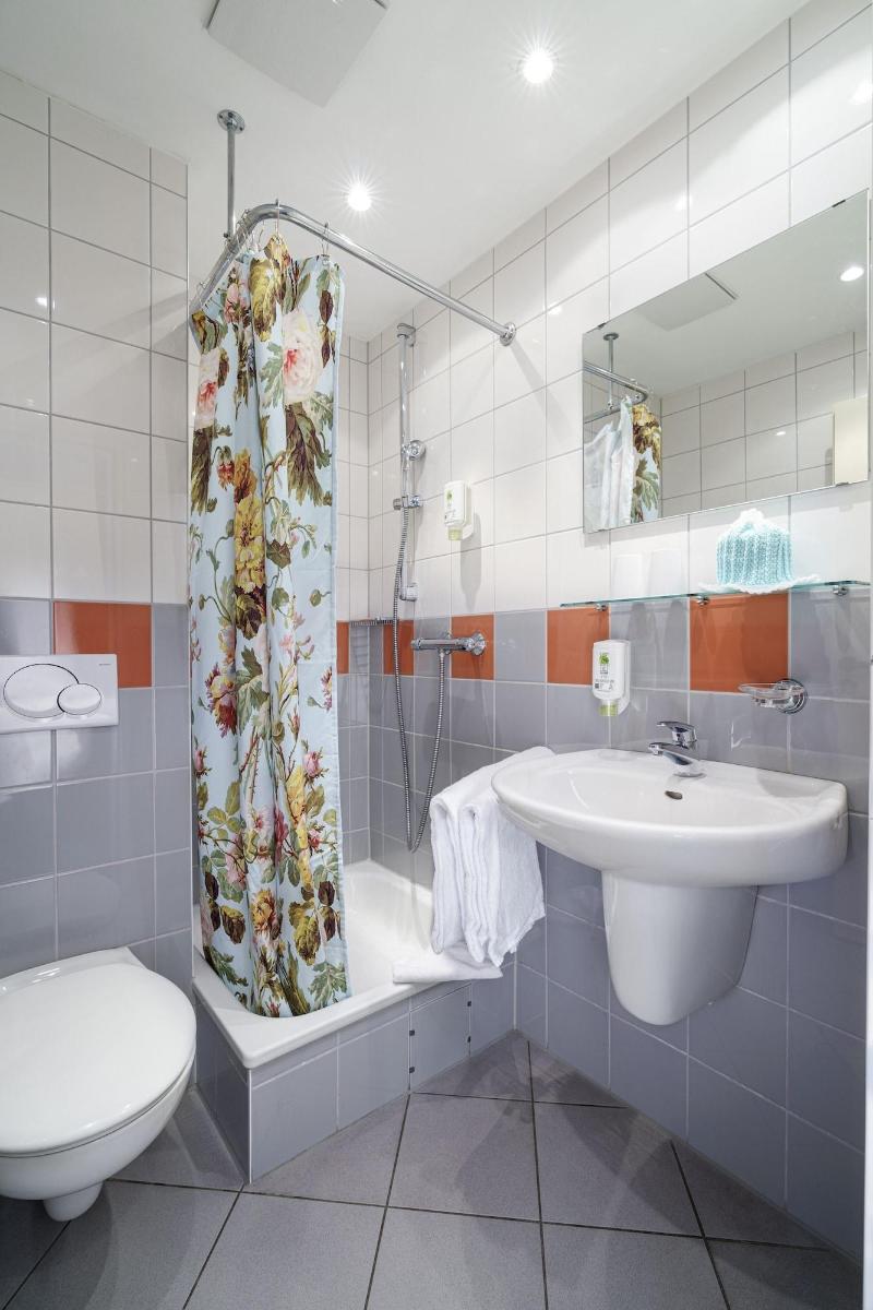 Tante Alma's Bonner Hotel image