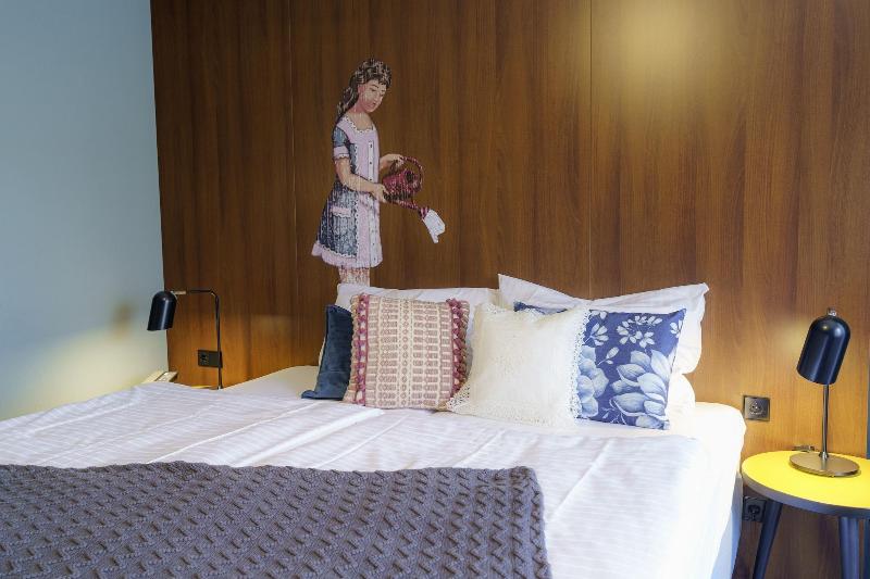 Tante Alma's Bonner Hotel image