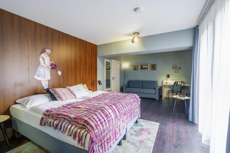 Tante Alma's Bonner Hotel image