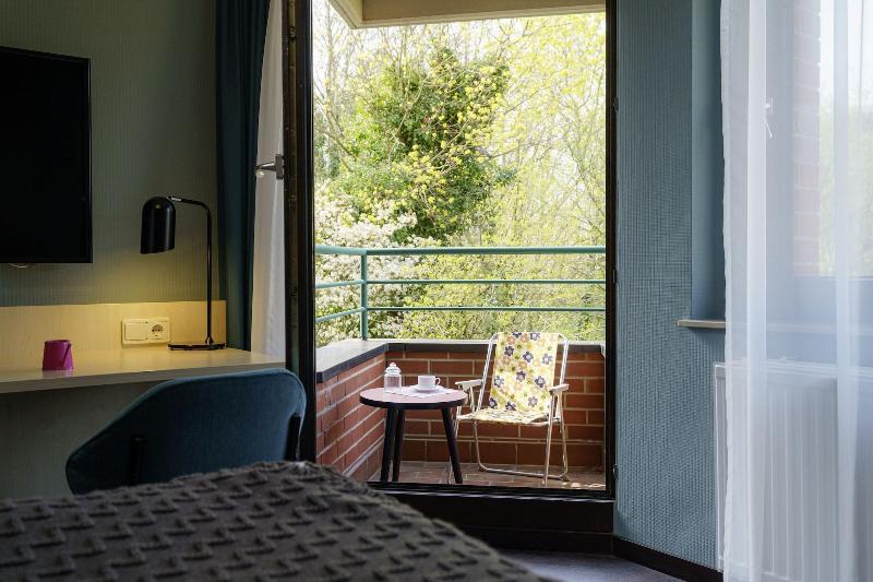 Tante Alma's Bonner Hotel image