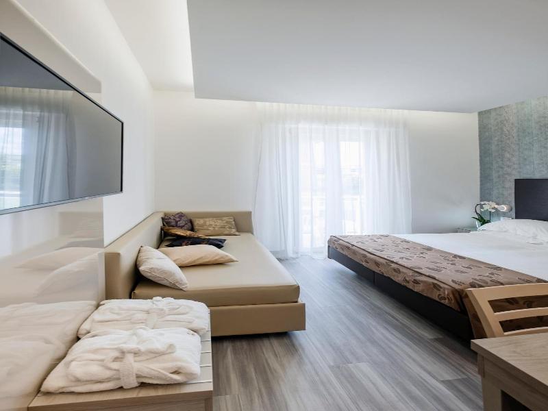 Stella Doro image