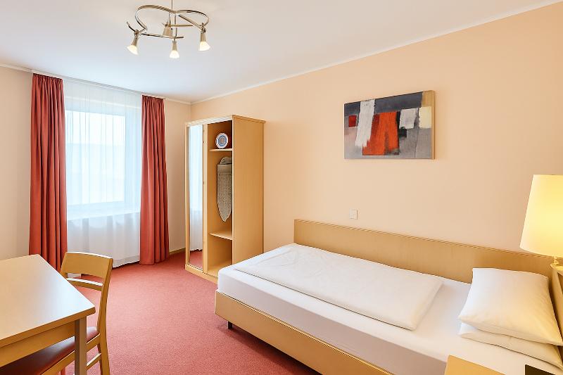 Atomis Hotel Dusseldorf City image