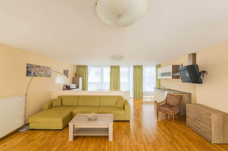 Atomis Hotel Dusseldorf City image