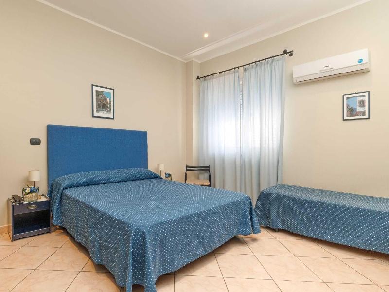 Hotel Tourist image