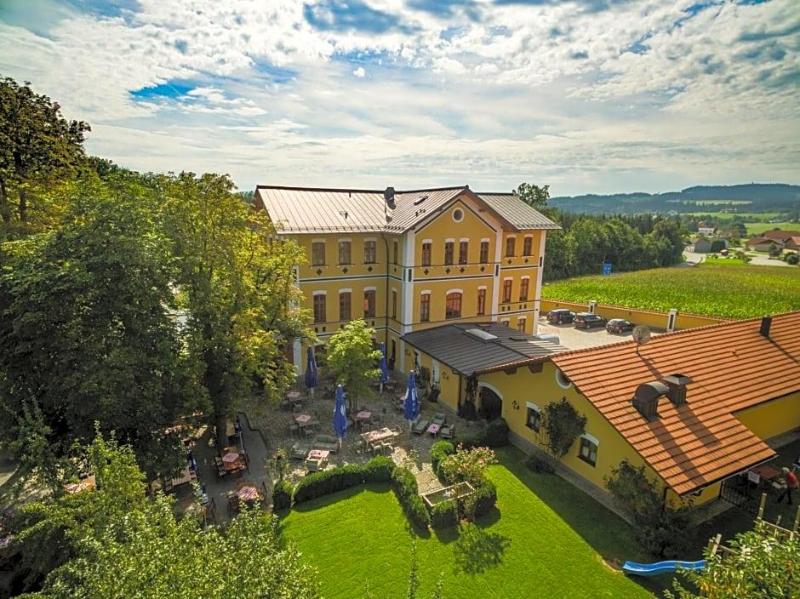 Hotel & Restaurant Waldschloss image
