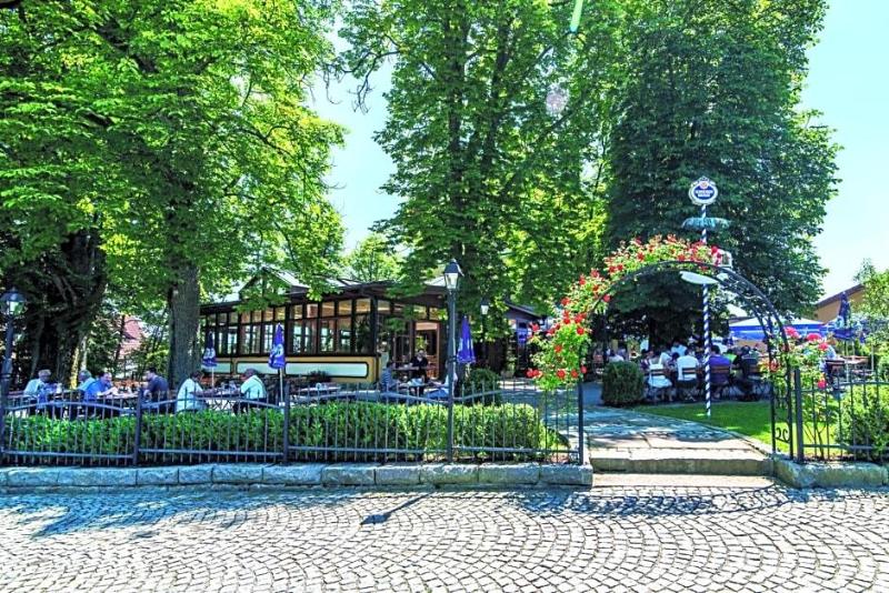 Hotel & Restaurant Waldschloss image
