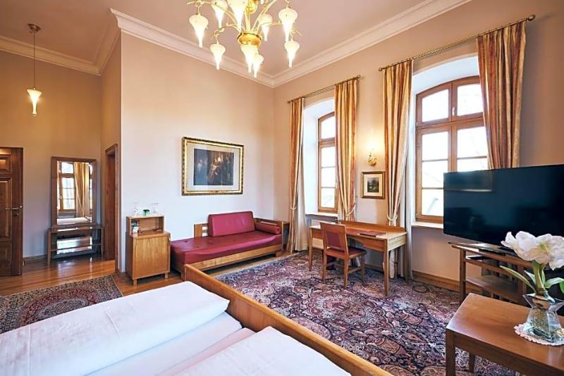 Hotel & Restaurant Waldschloss image