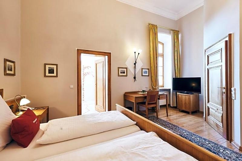 Hotel & Restaurant Waldschloss image