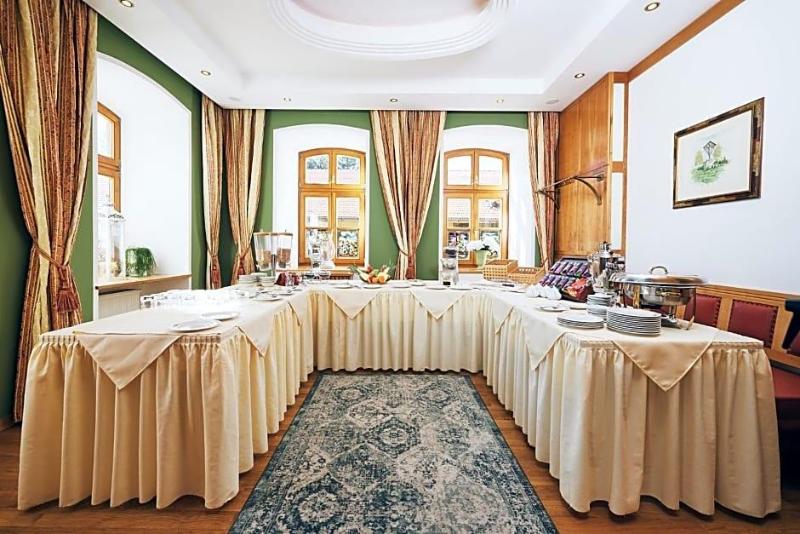 Hotel & Restaurant Waldschloss image