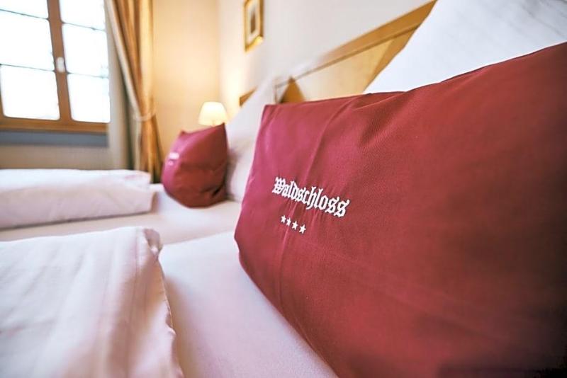 Hotel & Restaurant Waldschloss image