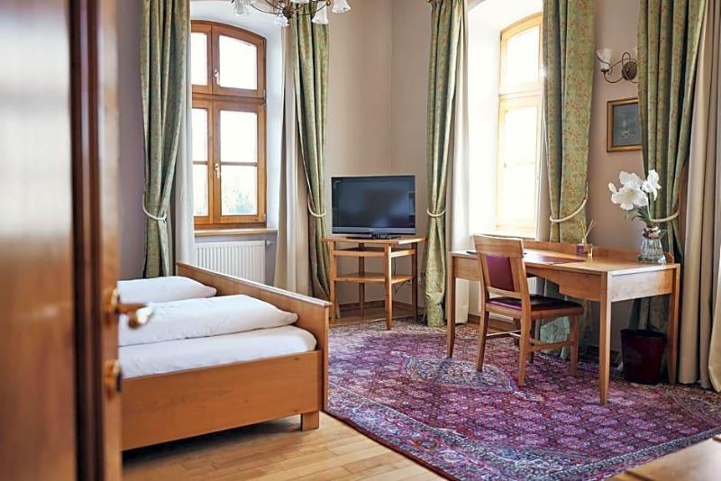 Hotel & Restaurant Waldschloss image