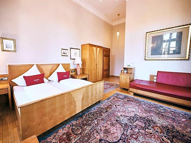 Hotel & Restaurant Waldschloss image