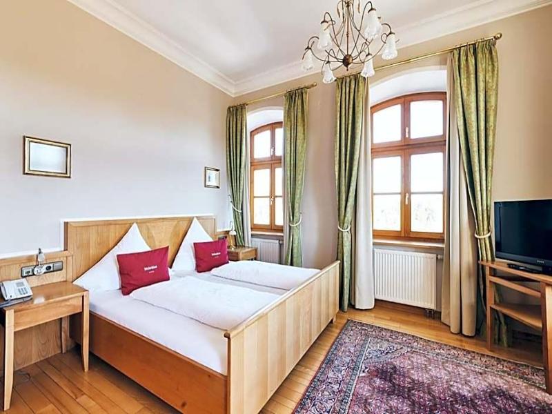 Hotel & Restaurant Waldschloss image
