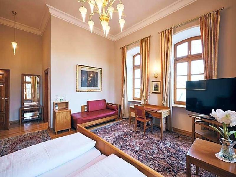 Hotel & Restaurant Waldschloss image