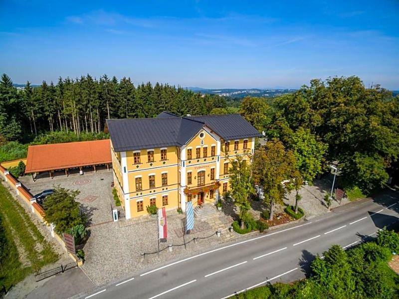 Hotel & Restaurant Waldschloss image