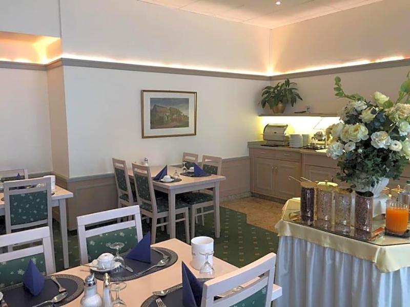 Hotel Ambiente image