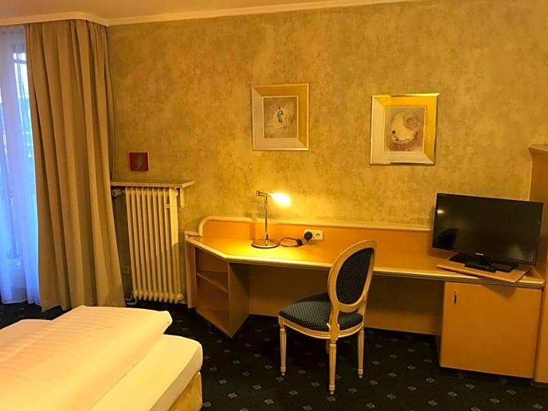 Hotel Ambiente image