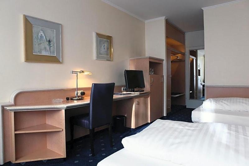 Hotel Ambiente image