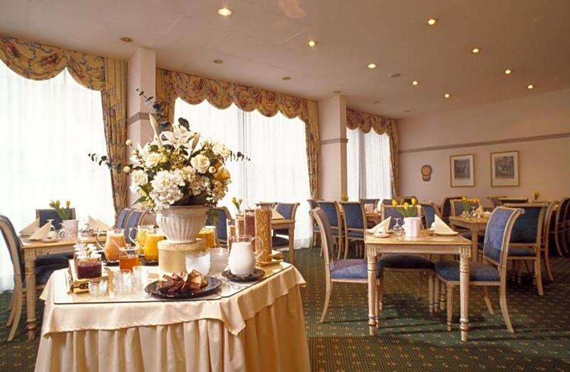 Hotel Ambiente image