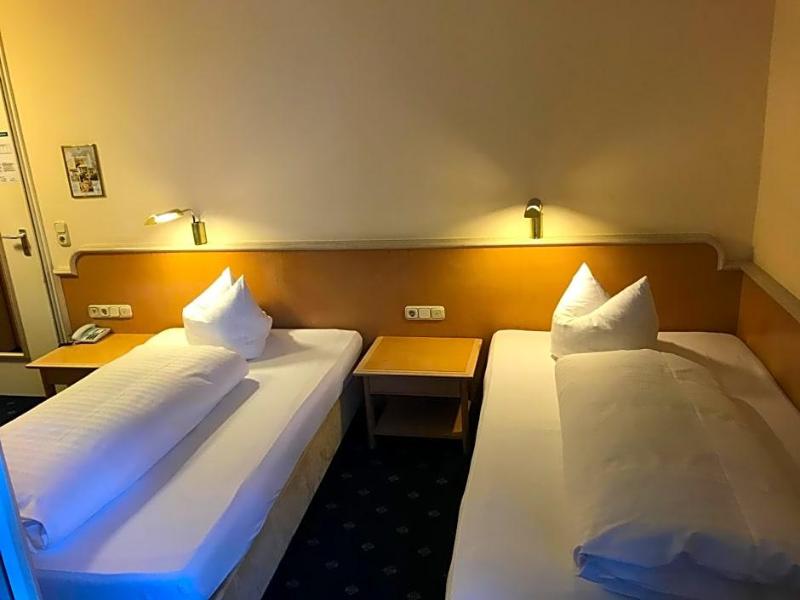 Hotel Ambiente image