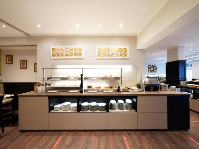 Hotel Bayerischer Hof image