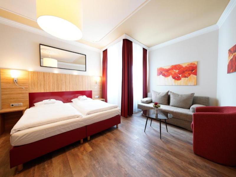 Hotel Bayerischer Hof image