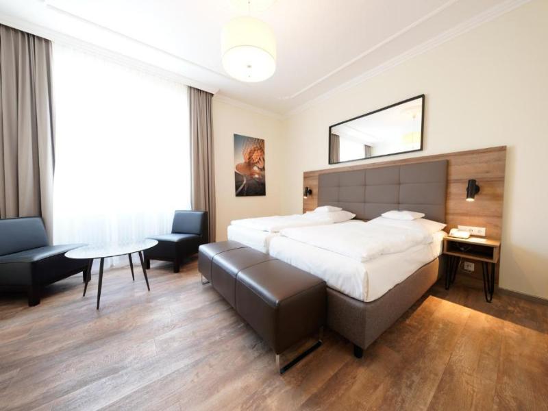 Hotel Bayerischer Hof image
