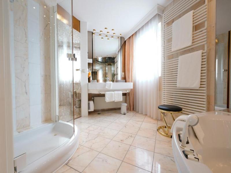 Hotel Bayerischer Hof image