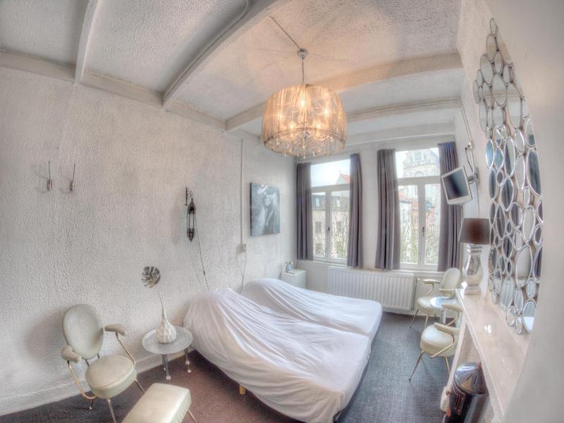 Urban Dreams Bed And Breakfast image