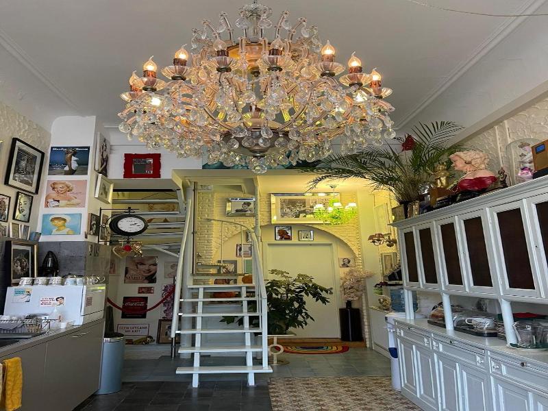 Urban Dreams Bed And Breakfast image