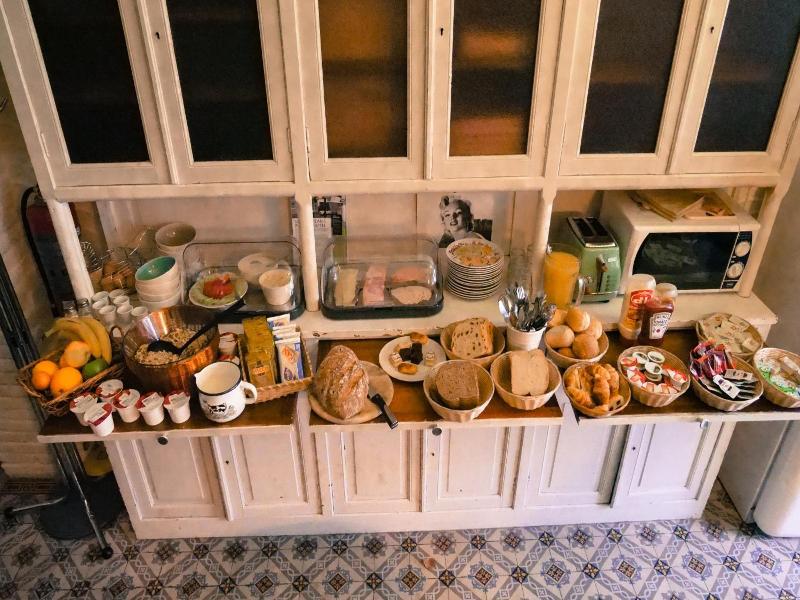 Urban Dreams Bed And Breakfast image