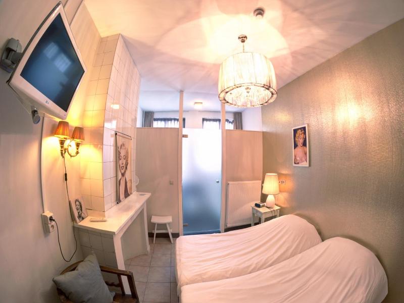 Urban Dreams Bed And Breakfast image