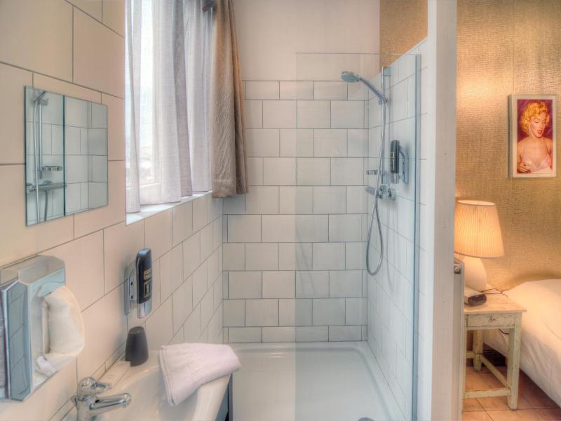 Urban Dreams Bed And Breakfast image