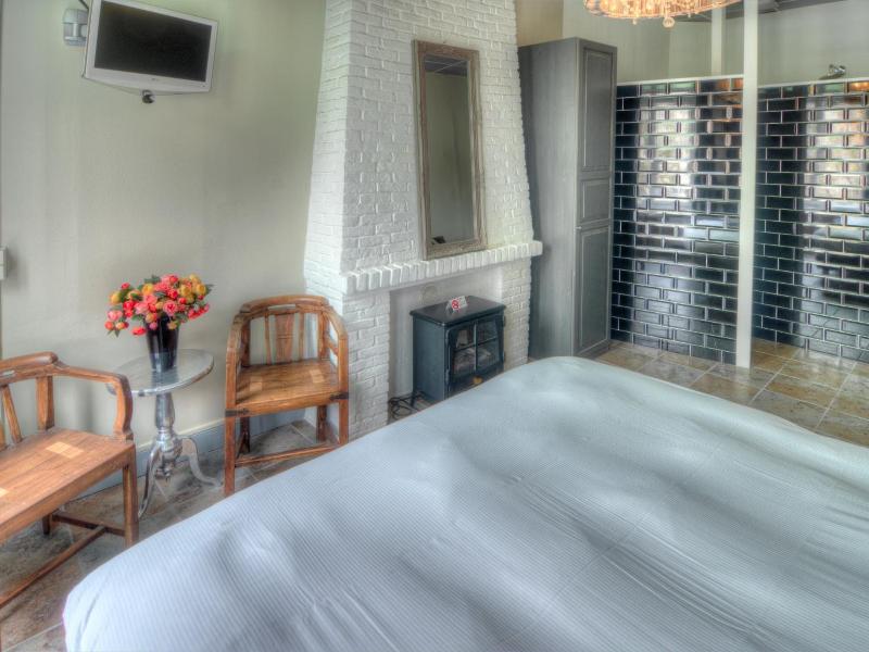 Urban Dreams Bed And Breakfast image