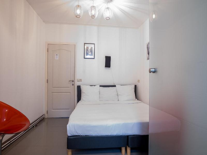 Urban Dreams Bed And Breakfast image