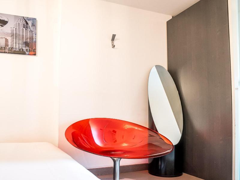Urban Dreams Bed And Breakfast image