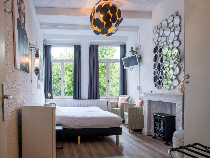 Urban Dreams Bed And Breakfast image